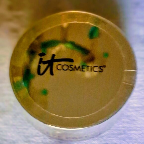 New it Cosmetics Bag for On the Go jammed pack full of goodies - Picture 7 of 7